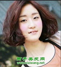 日韩系短发女烫卷视频,打造时尚卷曲秀发