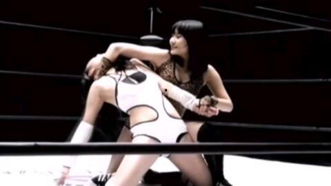 日韩美女摔跤视频,激情四溢的竞技魅力